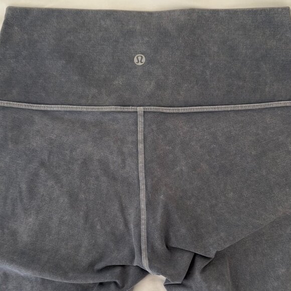 Lululemon Powder Blue Leggings Size 8 - Picture 3 of 4
